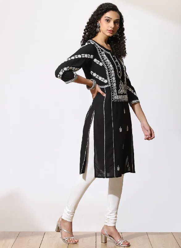 Black Embroidered Nargis Kurta