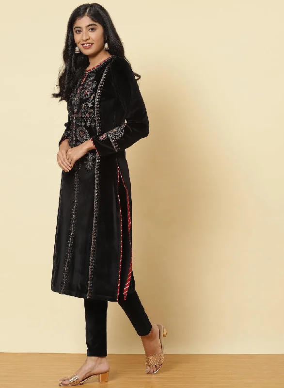 Charcoal Black Embroidered Velvet Kurta With Sequins