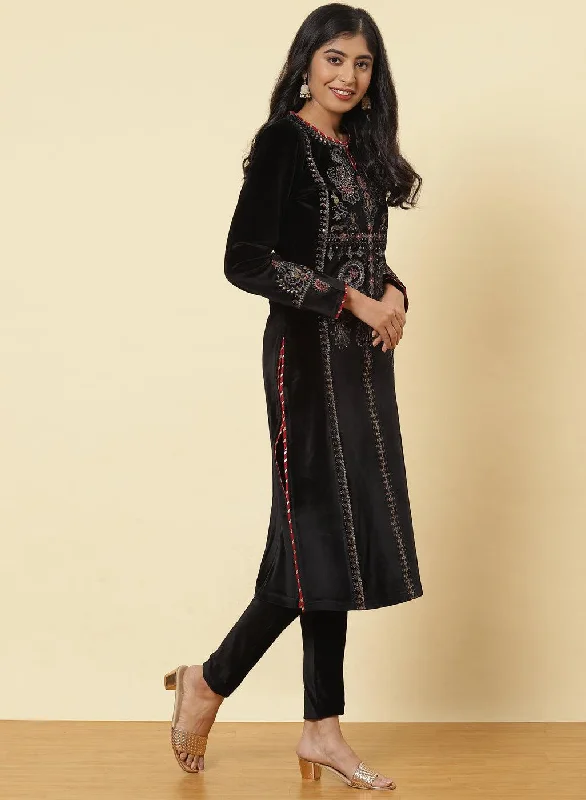 Charcoal Black Embroidered Velvet Kurta With Sequins