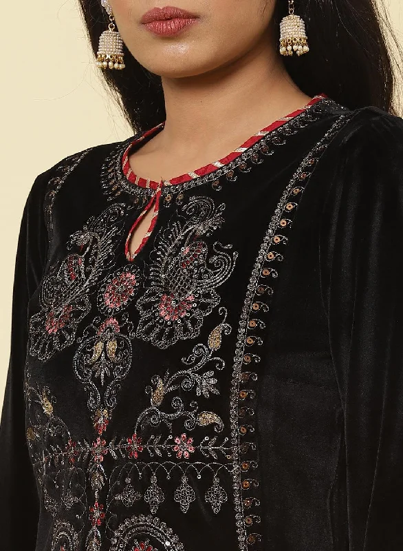 Charcoal Black Embroidered Velvet Kurta With Sequins