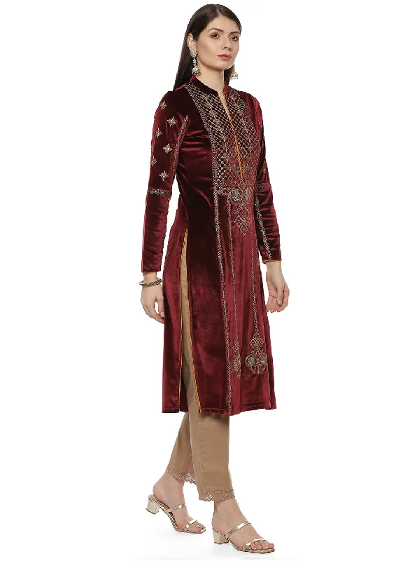 Maroon Embroidered Velvet Kurta With Sequins