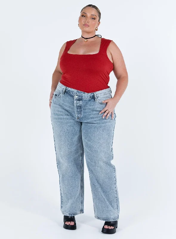 Holly Asymmetric Straight Leg Jean Light Wash Denim Curve